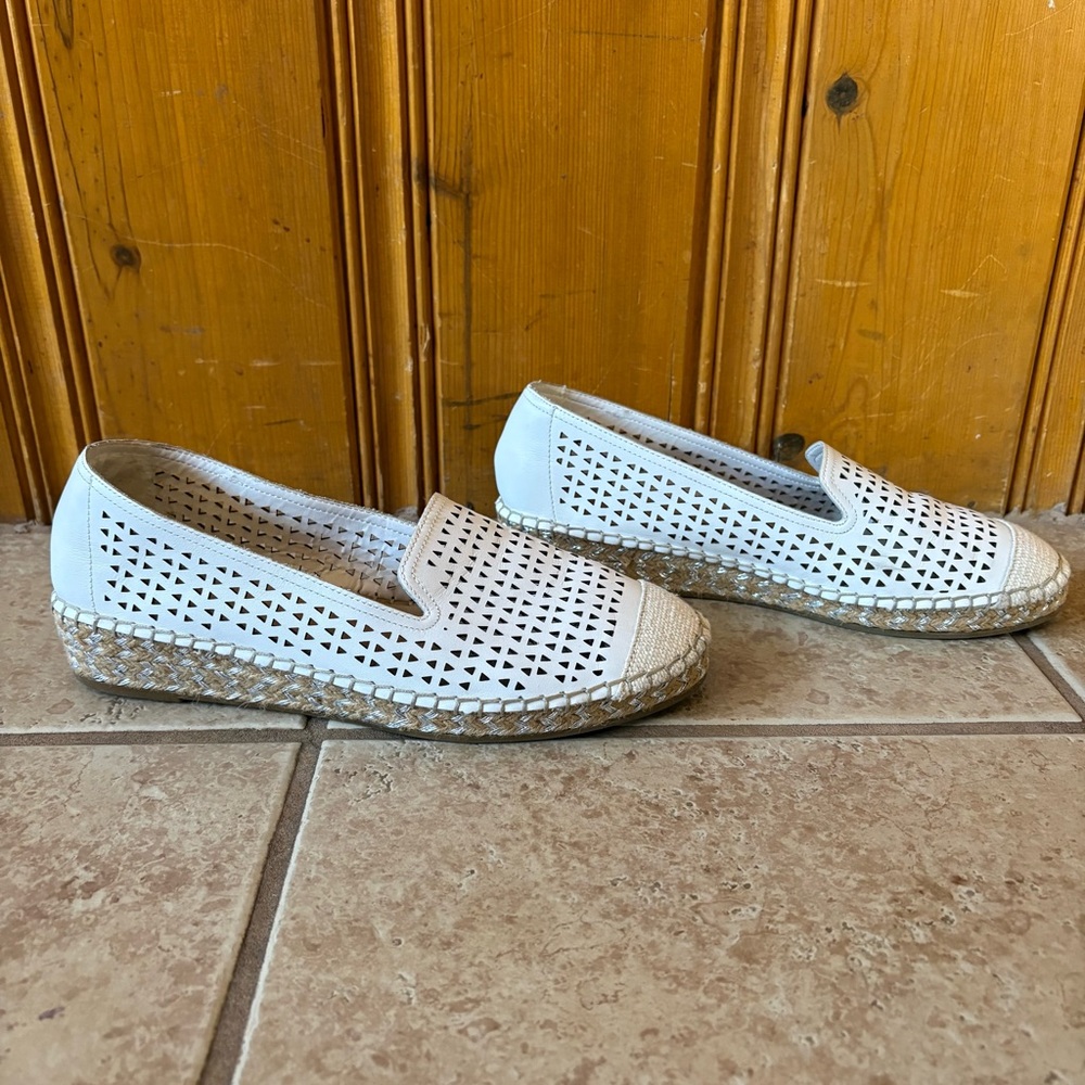 Bella Vita Women's Channing Ballet Flat, White 8.5 M